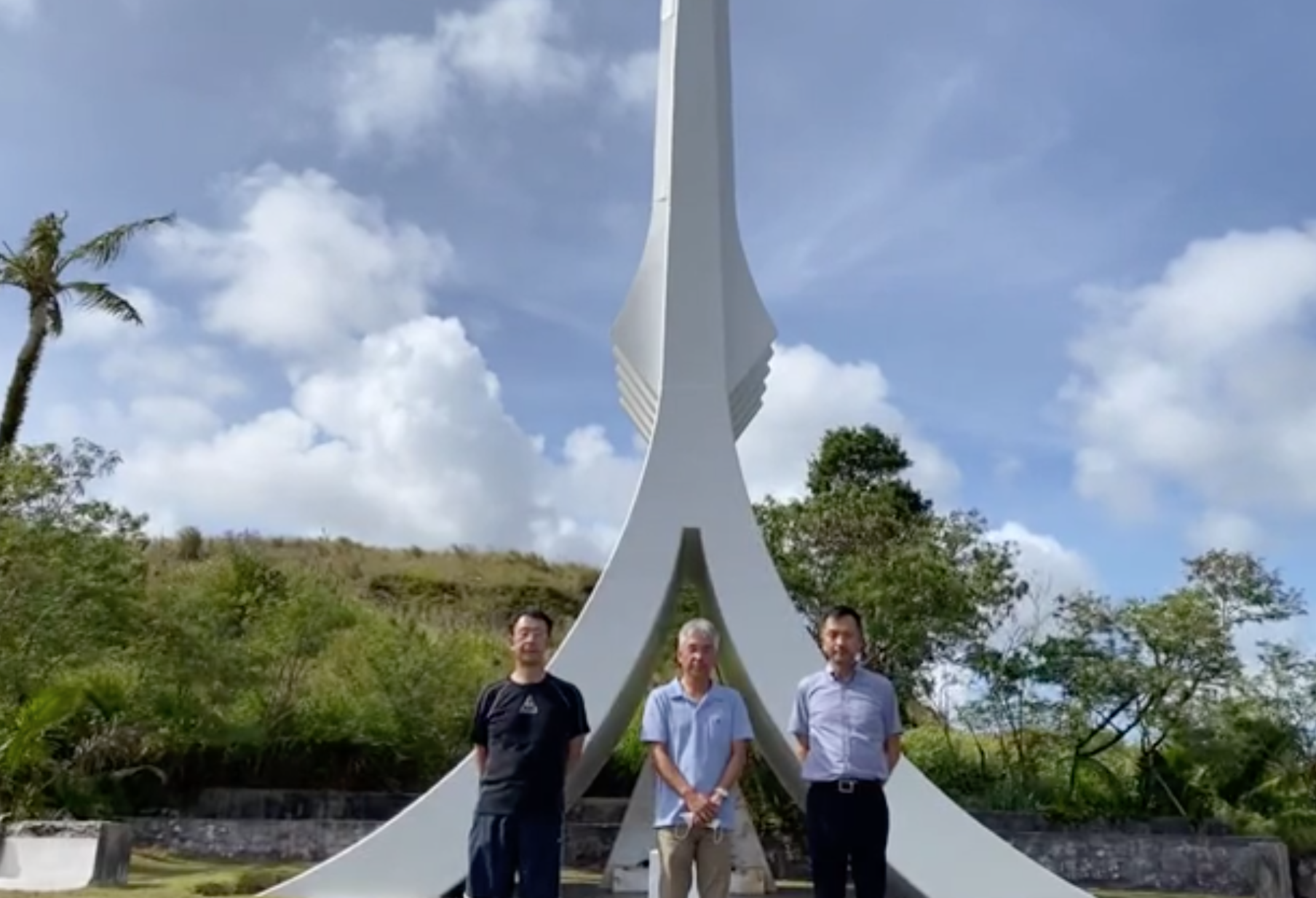 海上自衛隊の第一練習隊の皆さんからのお花を代理献花いたしました。